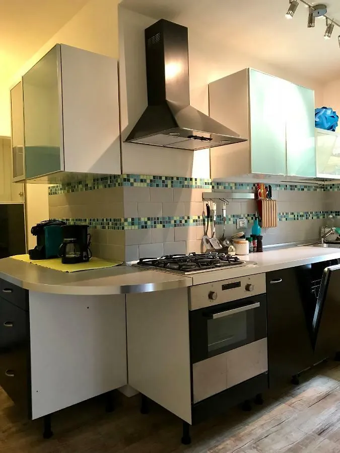 Riki'S Home In Malcesine 0*,