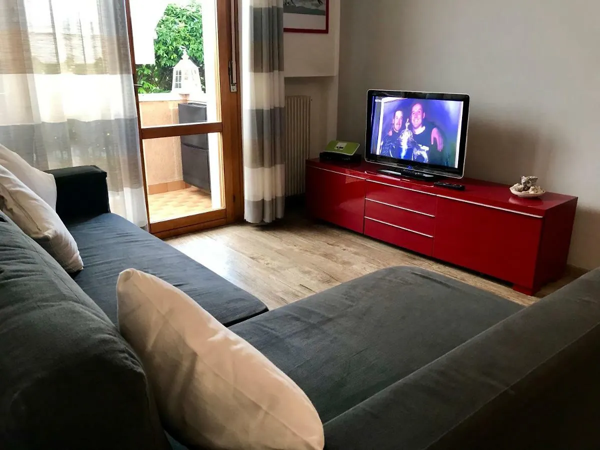 Riki'S Home In Malcesine 0*,